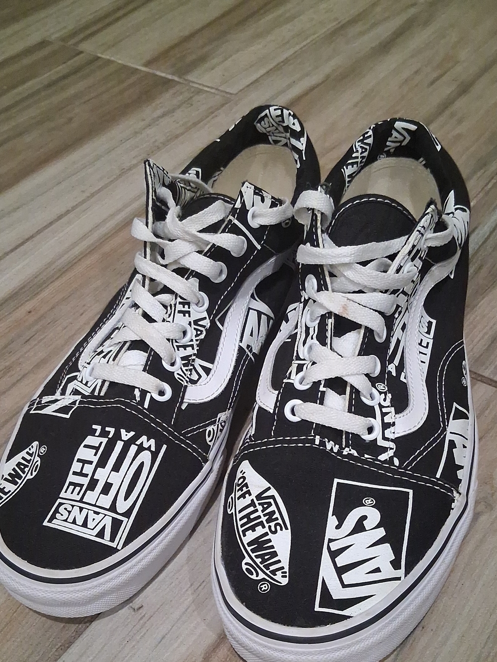 Vans - Picture 2 of 5